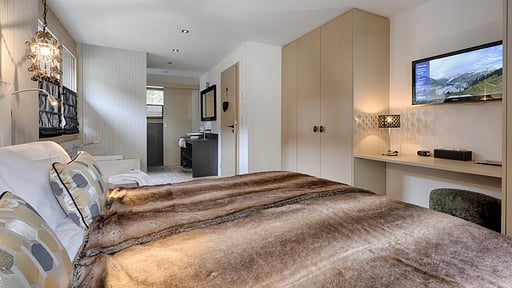 Chalet White Pearl Bedroom 2