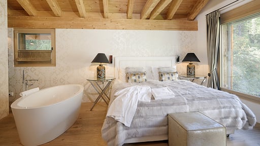 Chalet White Pearl Bedroom 4