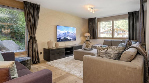 Chalet White Pearl Living room