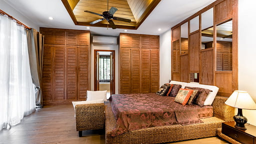 Champagne Villa Bedroom 1