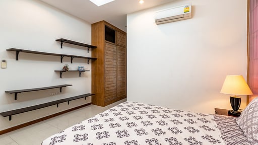 Champagne Villa Bedroom 2