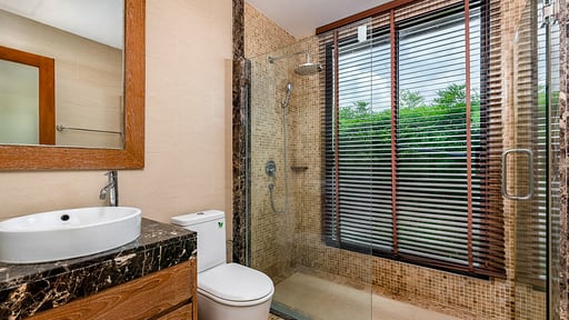 Champagne Villa Bedroom 2