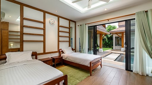 Champagne Villa Bedroom 5