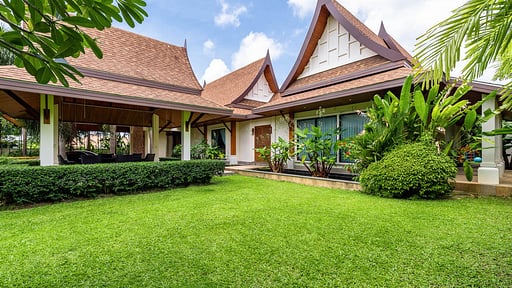 Champagne Villa Garden