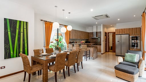 Champagne Villa Dining area