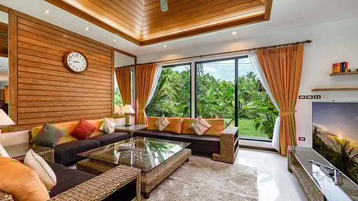 Champagne Villa Living room