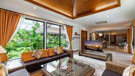 Champagne Villa Living room