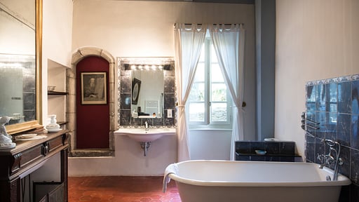 Chateau De L'Ange Bedroom 1