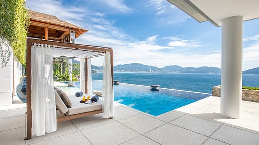 Villa Chelay Swimming pool