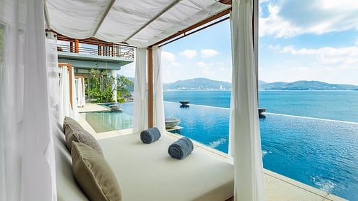 Villa Chelay Swimming pool