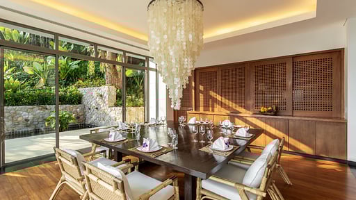 Villa Chelay Dining area