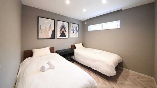 Cherrywoods Place Chalet Bedroom 2