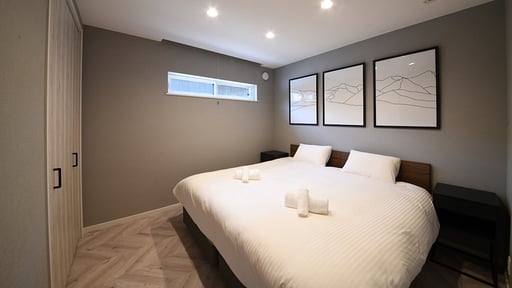 Cherrywoods Place Chalet Bedroom 1