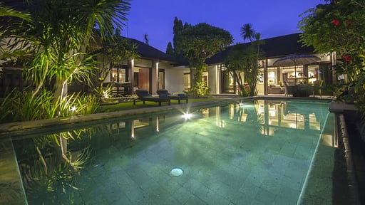 Chimera Villas Swimming pool 1