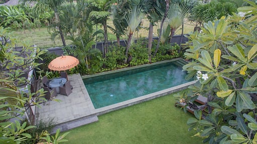 Chimera Villas Swimming pool 2