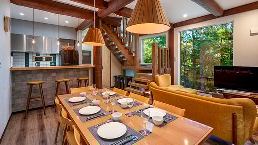 Chise Fukuro Chalet Dining area