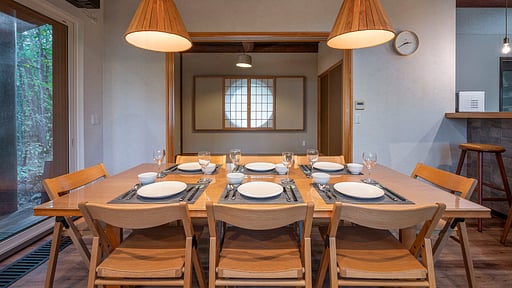 Chise Fukuro Chalet Dining area