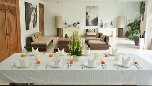 Chocolat Villas Dining area 1