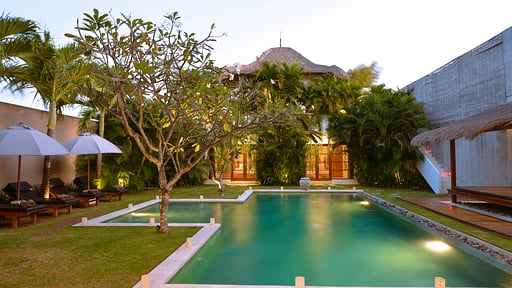 Chocolat Villas Swimming pool 1