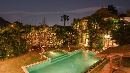 Chocolat Villas Swimming pool 1