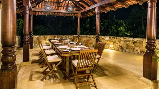 Cinnamon House Terrace/Veranda