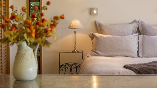 Clifftops Retreat Bedroom 1