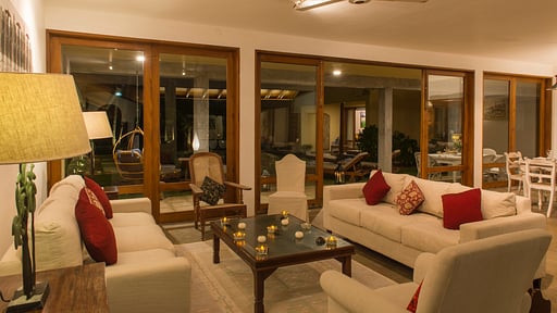 Cloisters Villa Living room 1