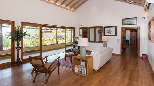 Cloisters Villa Living room 2