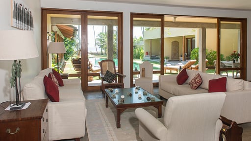 Cloisters Villa Living room 1