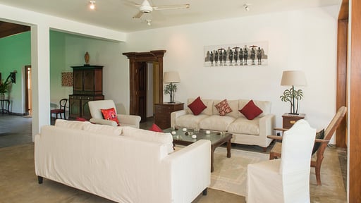 Cloisters Villa Living room 1