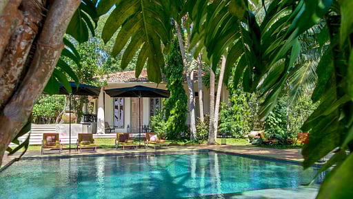 Colonial Mansion Piscine