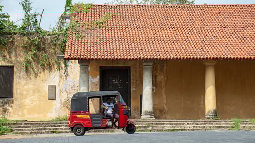 Colonial Mansion Autres