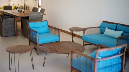 Coral Bay Beachfront Apartment Wohnbereich 2