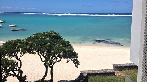 Coral Bay Beachfront Apartment Strand
