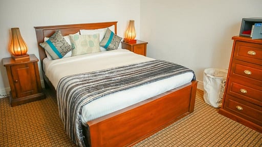 Cotswold Stone Cottage Bedroom 1