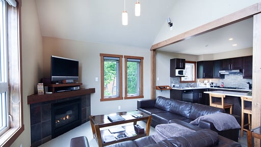 Creekside B Living room