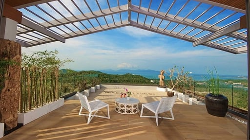 Crystal Blue Villa Terrace/Veranda