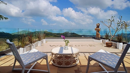 Crystal Blue Villa Terrace/Veranda