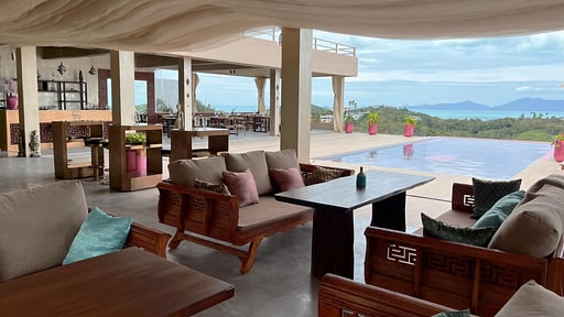 Crystal Y Villa Terrace/Veranda 2