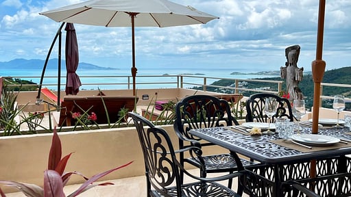 Crystal Y Villa Terrace/Veranda 2