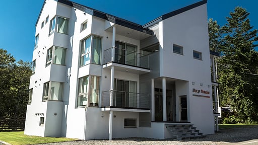 Deep Tracks One Bedroom Condo Surroundings