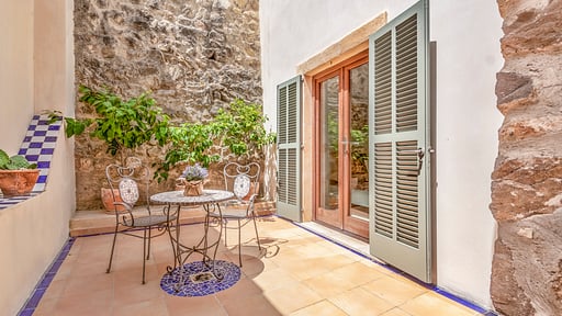 Villa Deluxe Punyent Salle à manger 2