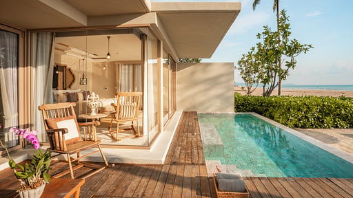 Devasom Beachfront Villa Schwimmbad