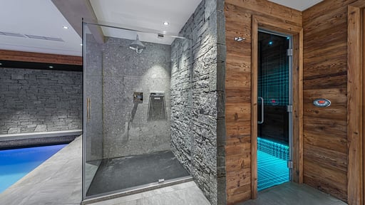 Chalet Divinity Swimming pool