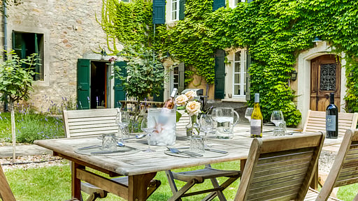Domaine Art et Vin Dining area