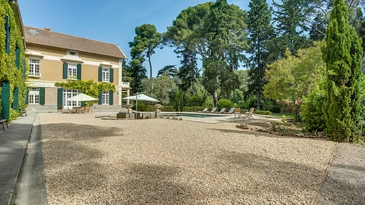 Domaine Art et Vin Garden