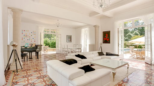 Domaine Art et Vin Living room