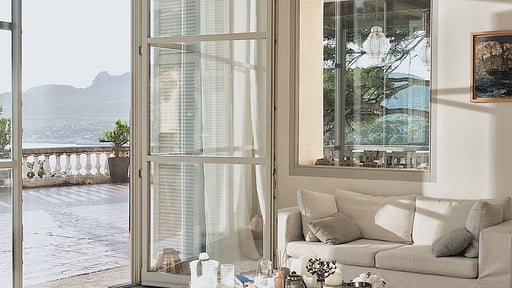 Domaine de Canaille Living room 1