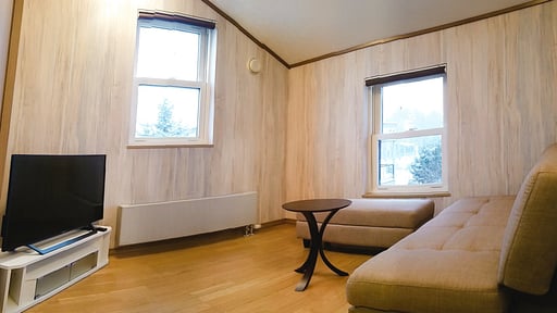 Donguri House Living room