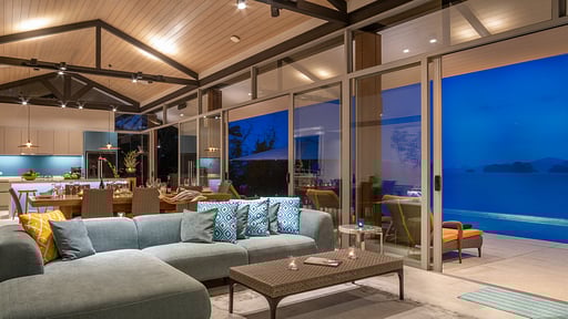 Eagles Nest Living room